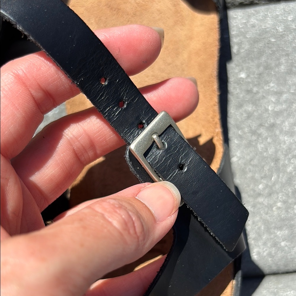 NWOT Lunita Women’s Black Leather Sandals, Peep Toe, Cut Out Design, Size 9 1/2 - Picture 7 of 17